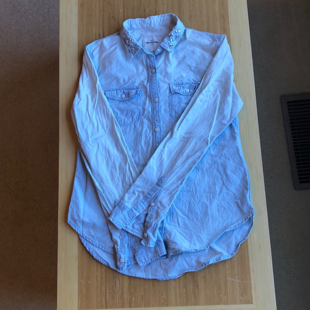 Chambray Abercrombie Kids Button up- Sixe XL (EUC)